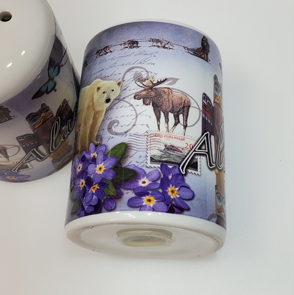 Alaska Salt and Pepper Shakers - Picture 11 of 15